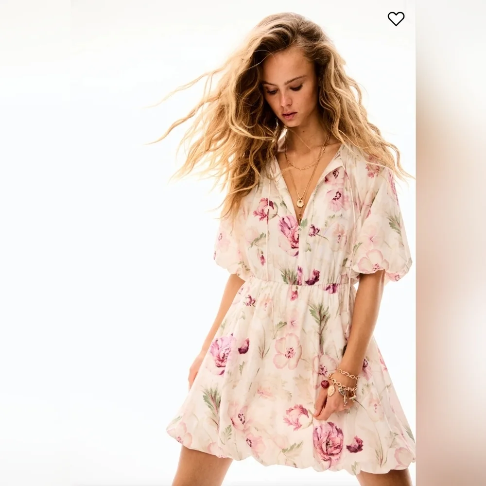 H&M Bubble Hem Floral Dress In Cream/Pink floral Size Small - Picture 1 of 13